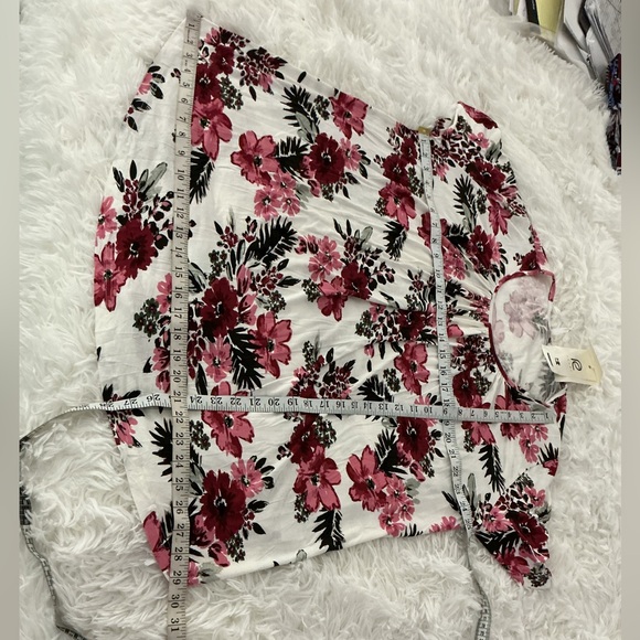PEVRL Floral Flowy Blouse Top Size 2X Short Sleeve New with tags - Picture 6 of 13
